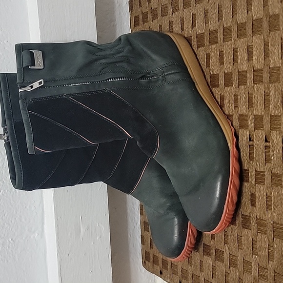 Sorel Joan of Arctic Zip Wedge Boots Black Women’s 10 Waterproof